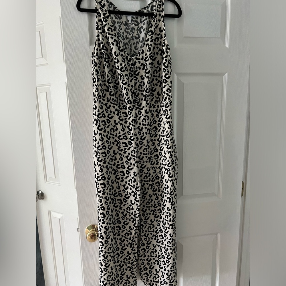 Women jumpsuit with cheetah print